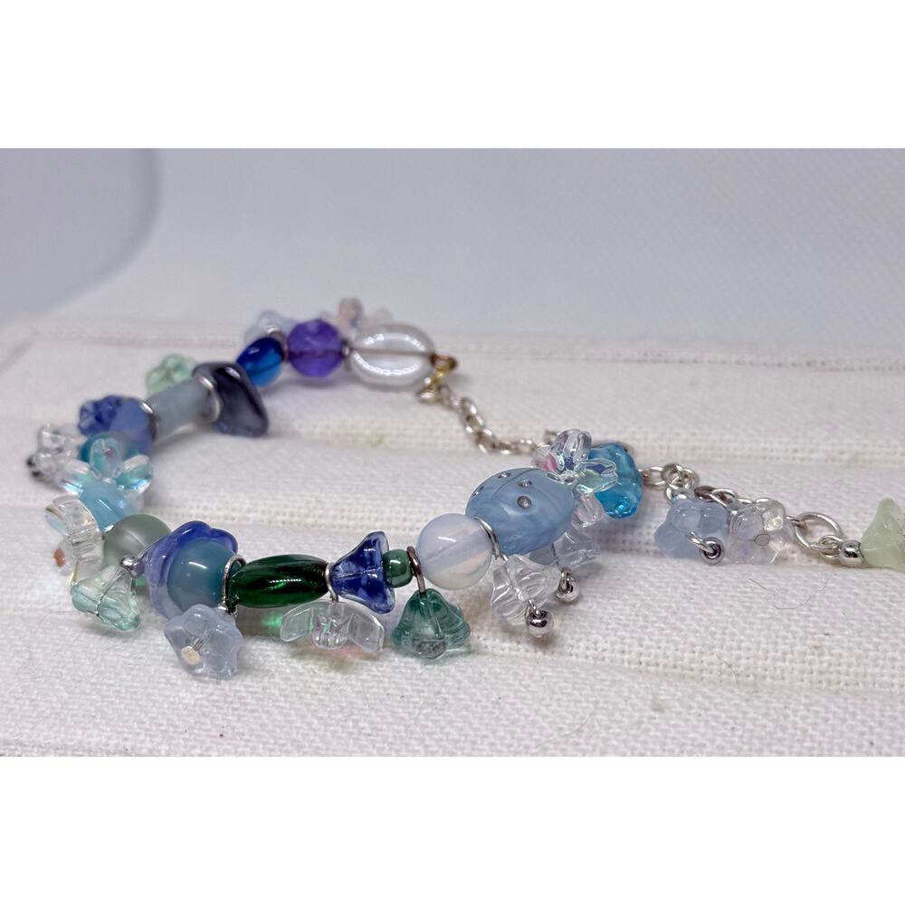 Handmade floral glass beaded bracelet adjustable chain lobster claw clasp - Picture 6 of 8